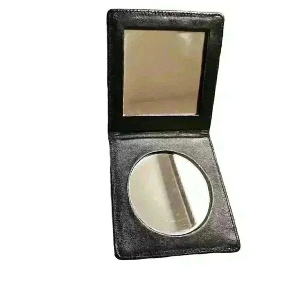 Vintage Lee Sands Eel Skin Compact Mirror and Key Chain Black Original Box - Picture 3 of 3